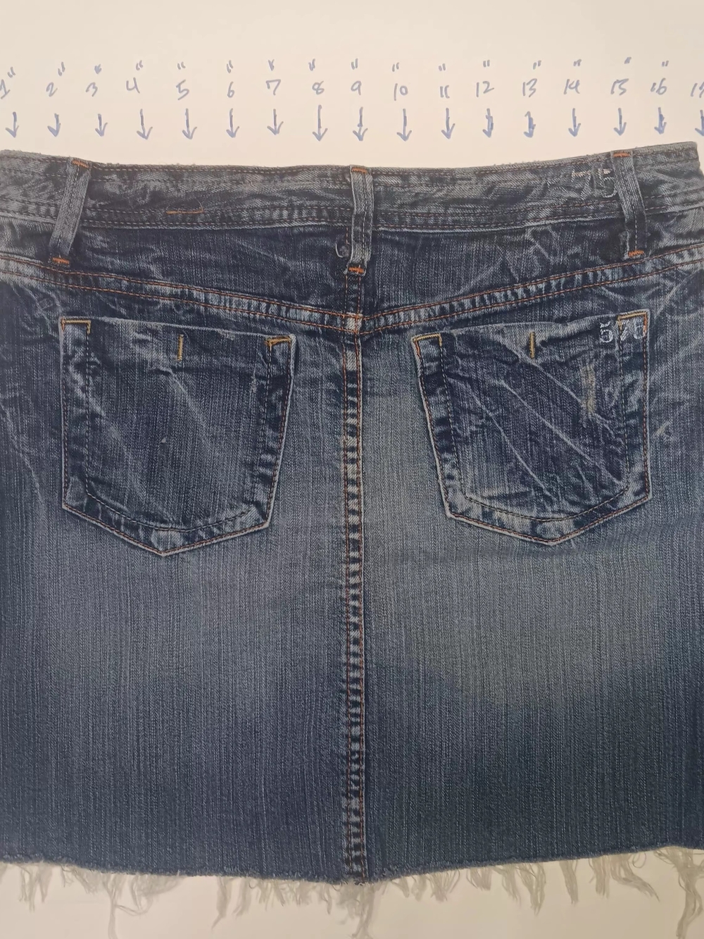 Women’s Raw Hem Denim Skirt-Style Jeans in Medium Blue